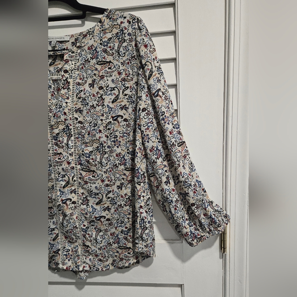 Collective Concepts Floral Paisley Blouse - Picture 6 of 7
